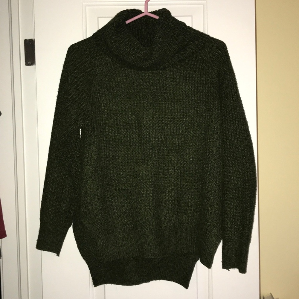 Green Turtle Neck